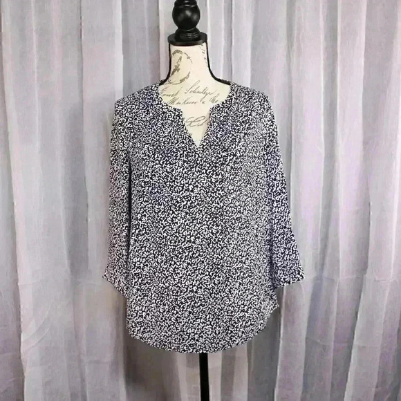 Lila Rose Size M Blue/white leopard print /geometric print blouse - Picture 1 of 14